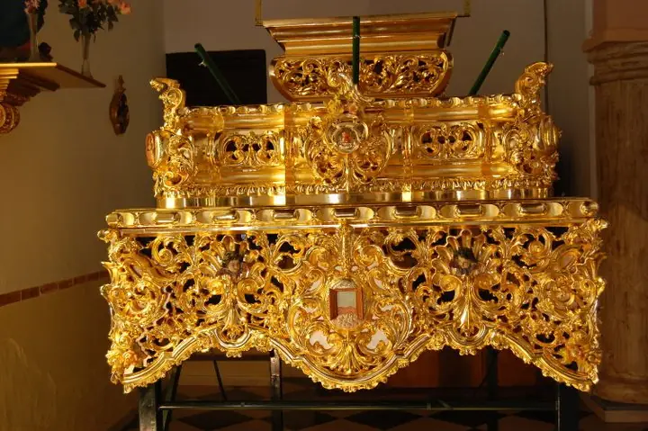 Restauración de retablo en Sevilla antes y después